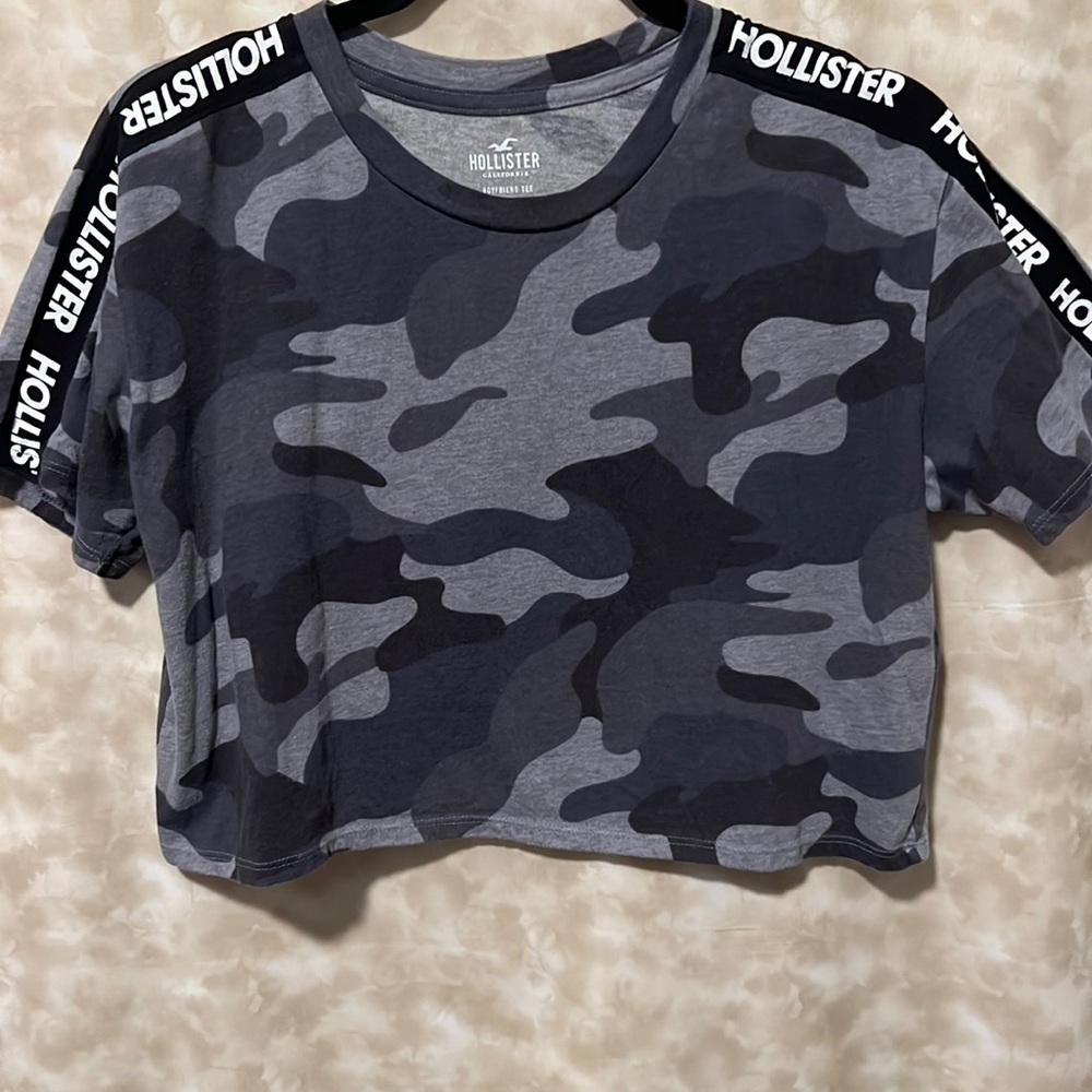 Crop top . Can be worn with jeans or sweatpants.